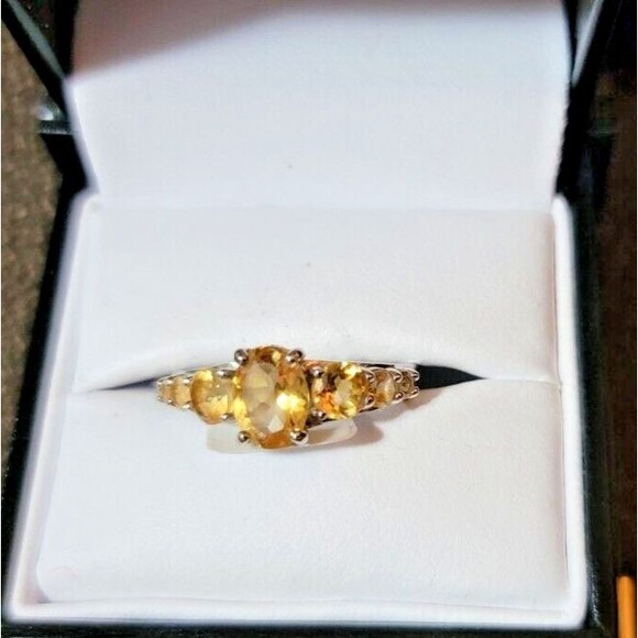 Cushion cut center Citrine gemstone w 6 faceted Sterling Silver, 9.5 - Picture 6 of 12